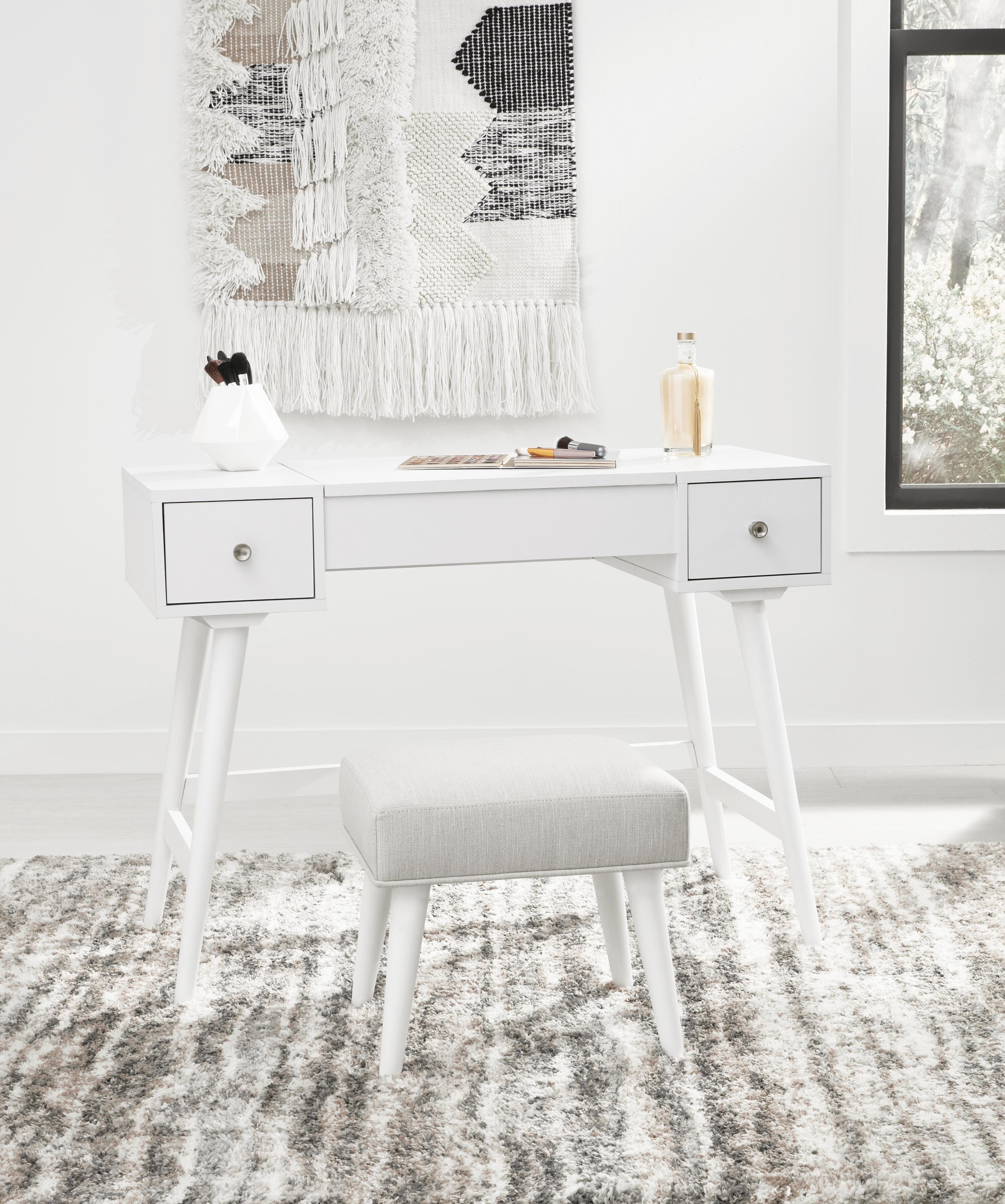 Thadamere Vanity with Stool - image 1